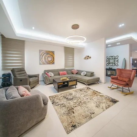 Oro Hills W Private Hot Tub Jacuzzi * Voroklini