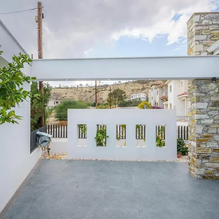 Prázdninový dům Oro Hills W Private Hot Tub Jacuzzi Voroklini