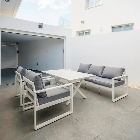 Semesterbostad Oro Hills W Private Hot Tub Jacuzzi Voroklini