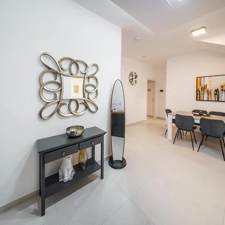 Oro Hills W Private Hot Tub Jacuzzi * Voroklini