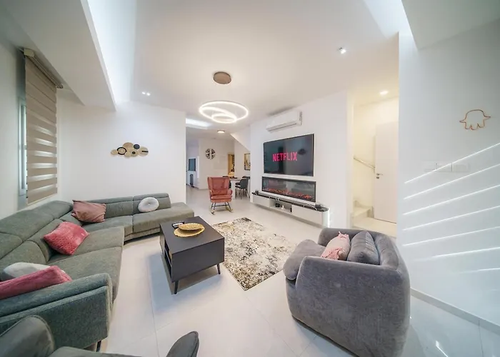 Oro Hills W Private Hot Tub Jacuzzi Voroklini